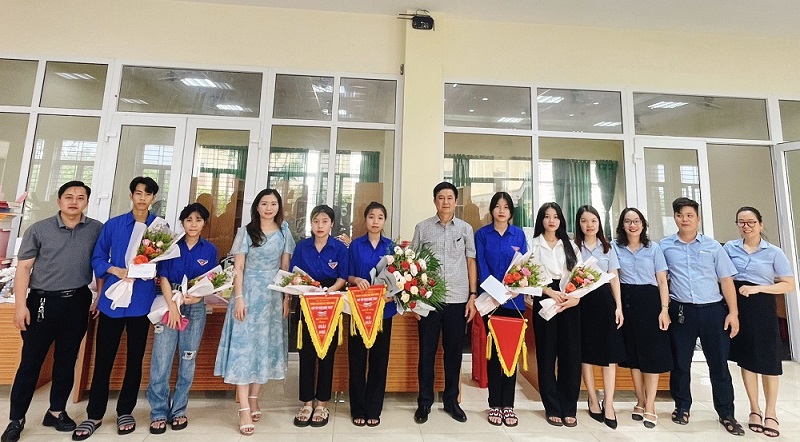 Trường Cao đẳng Luật miền Trung tổ chức các hoạt động hưởng ứng Ngày Sách và Văn hóa đọc Việt Nam